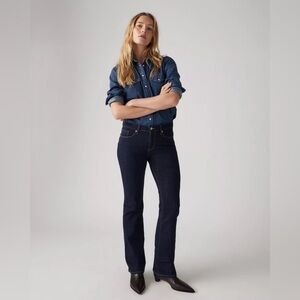 Levi’s Classic Bootcut Women’s Jeans in Island Rinse